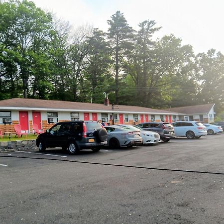 Robin Hood Motel Саратога-Спрингс Экстерьер фото